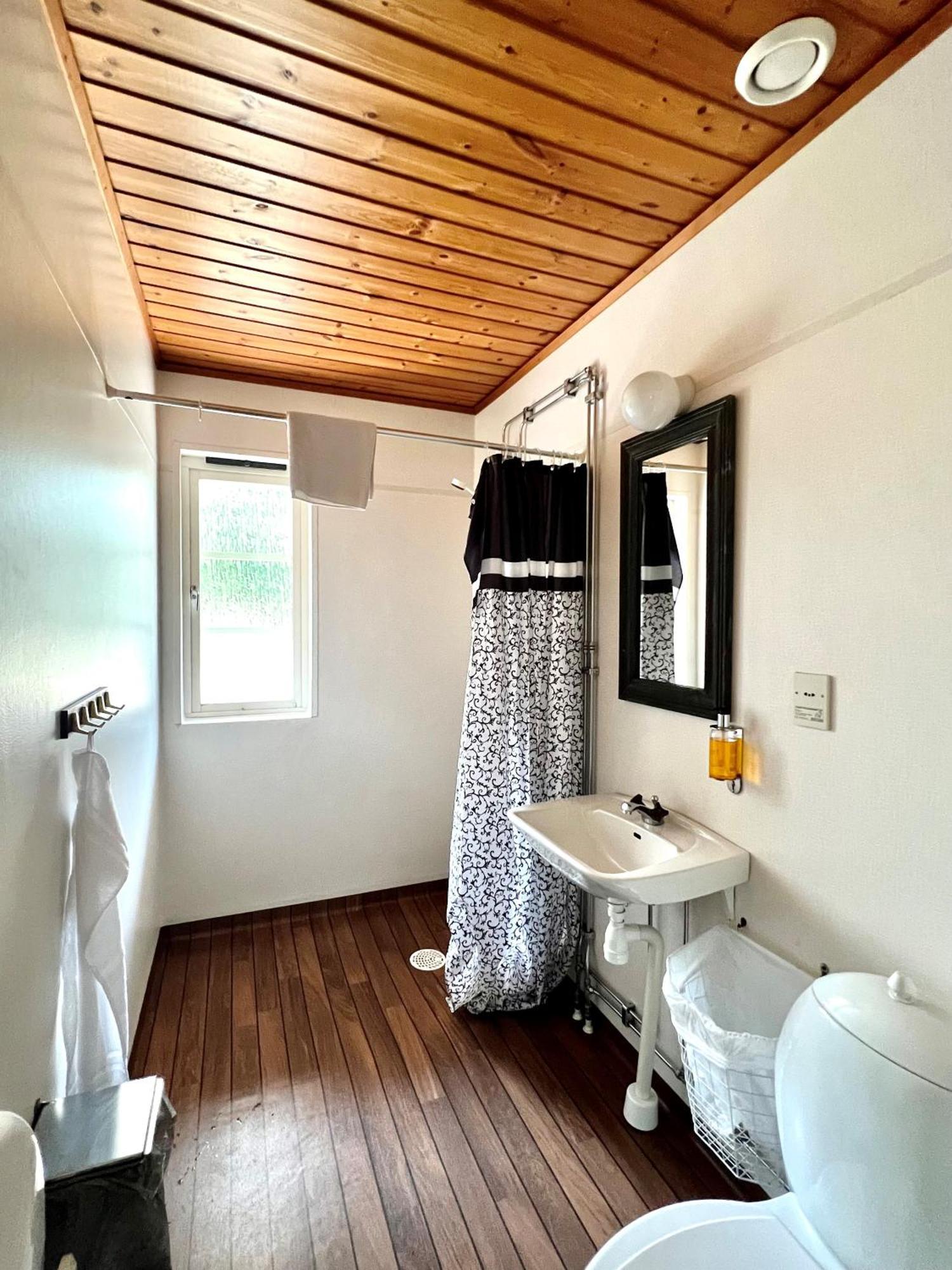 Stf Korroe Gardshotell - B&B Linneryd Ngoại thất bức ảnh